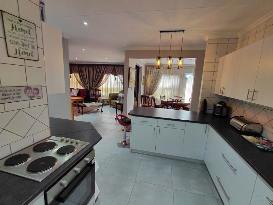 3 Bedroom Property for Sale in Wavecrest Eastern Cape